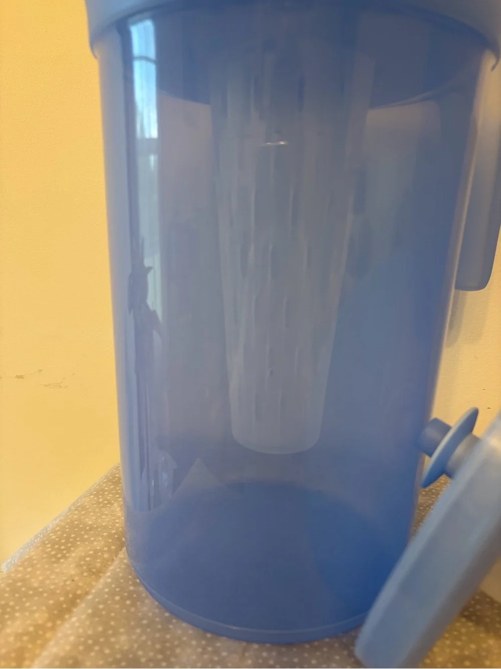 Tupperware Ilumina 1-gallon Pitcher w/Infuser - NWOT